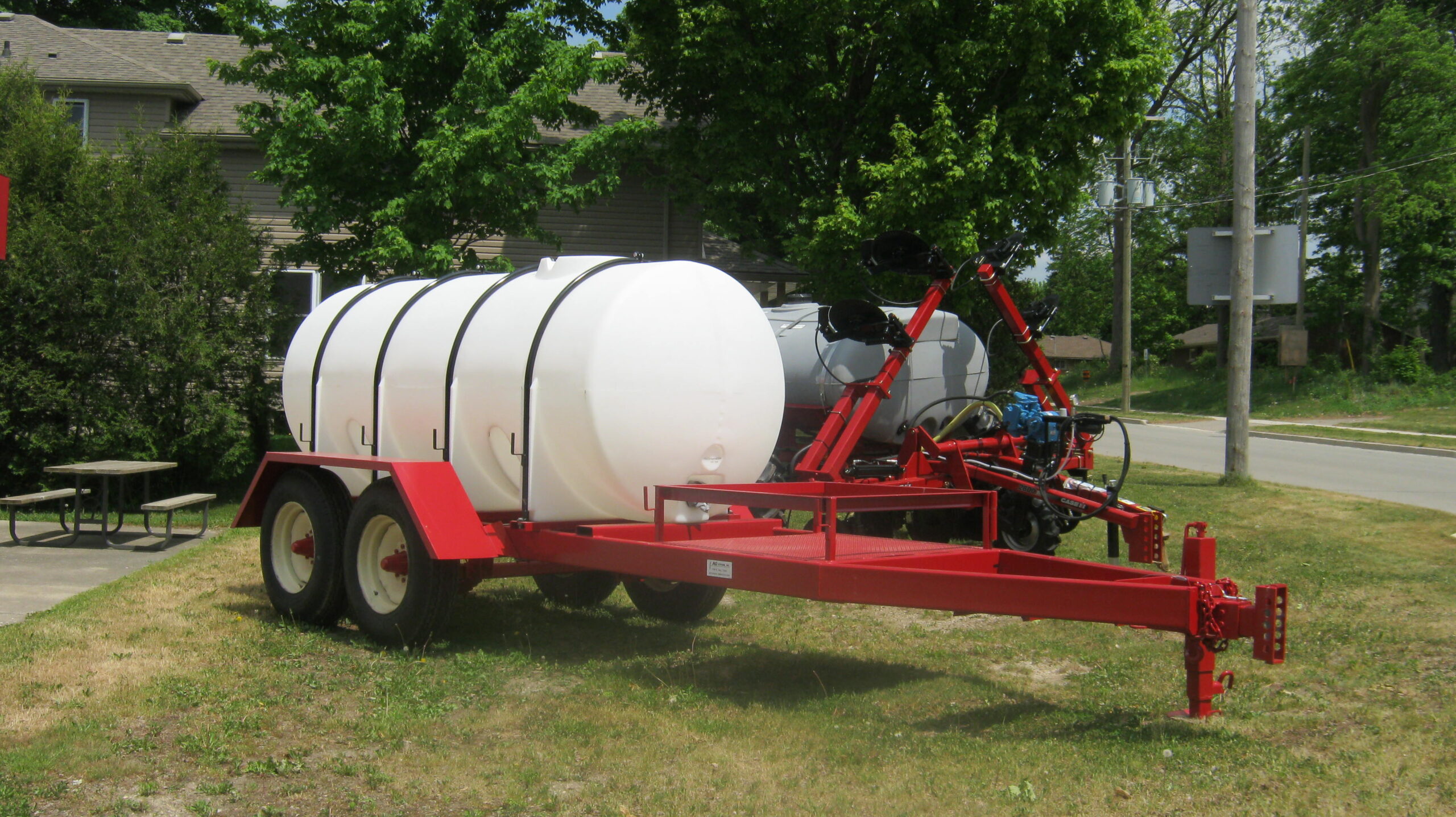 Liquid Trailer with Storage Rack 